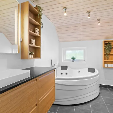 Erle - 830m From The Sea By Interhome