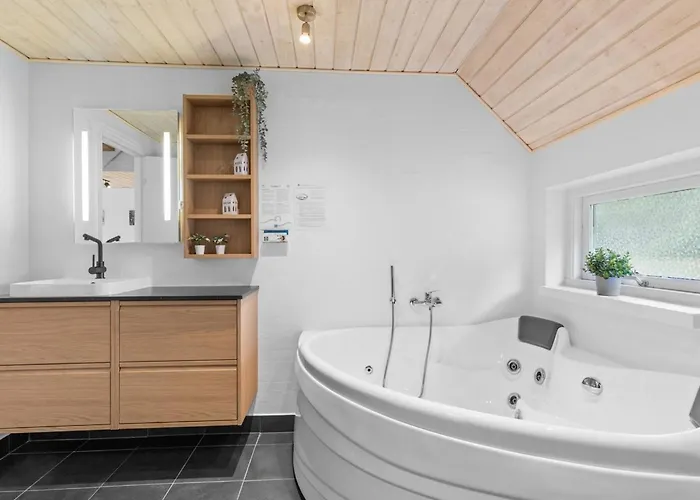 Erle - 830m From The Sea By Interhome